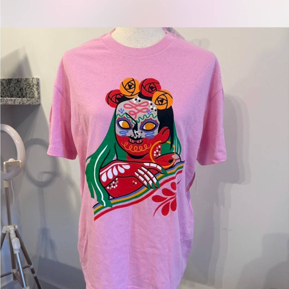Urban Outfitters Pink Tee with Graphic Design Small NWT